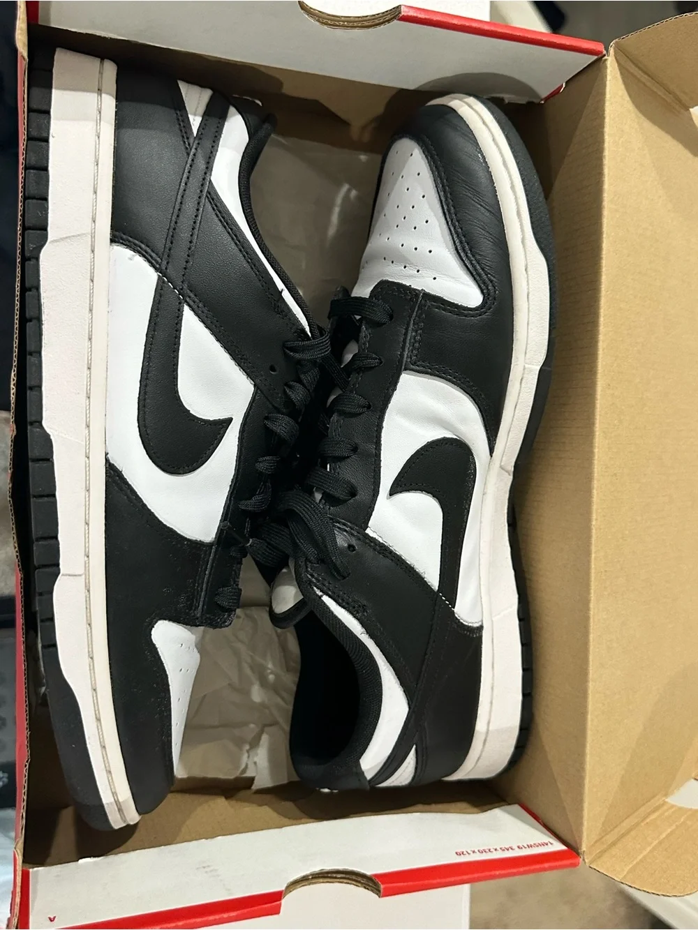 Nike Dunk Low - Black & White (Panda)